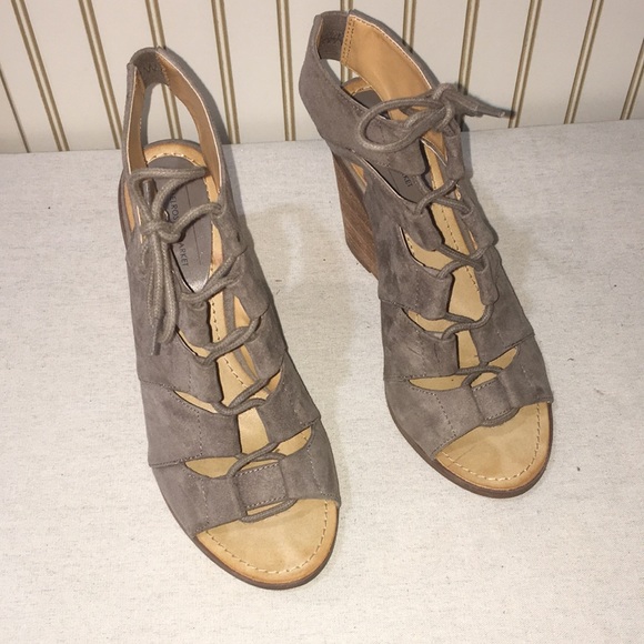 Wedge - Picture 2 of 4